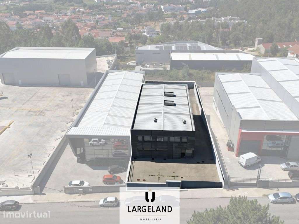 Armazém Industrial com Escritórios Modernos na Zona Industrial do F... - Grande imagem: 4/15