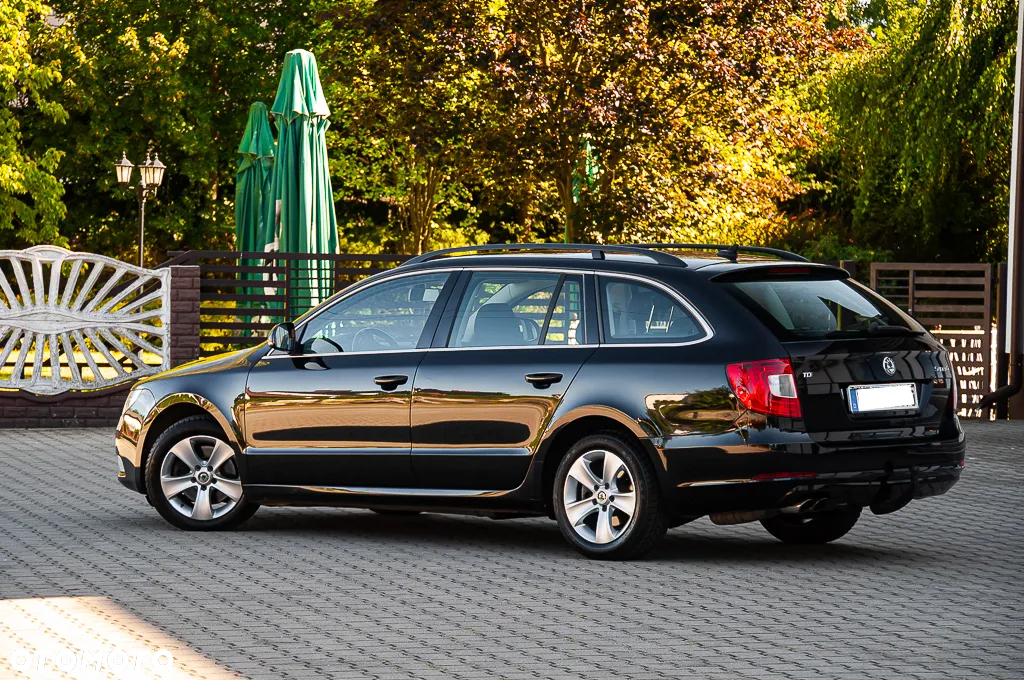 Skoda Superb 2.0 TDI DSG Exclusive - 13