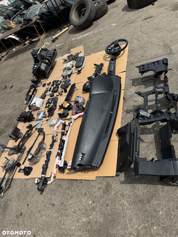 TOYOTA HILUX  a 8 VIII  LIFT CZĘŚCI kierownica z tempomatem wszystkie   2015- Radio    1300zl / 86140-OK620 138000-6050H101 BQ800962 FT0078A 10R-04  Moduł nawigacj 400zl / QNG-BE2808  6434C-BE2808  TA-2014 202-SMB033   Sterownik moduł napędu 300zl  89533-71092 363811-12720   Moduł kamera radar asystent 300zl  MFC430TA 8646C-OKO20   62A669-000 89990-0K081  -300zł   88650-0K560 MA277400-6930  -200zł   Sensor radar distronic acc 1400zl  88210-OKO50  Moduł zamka centralnego 150zl  89740-OKO40 61B921-000  MODUL STEROWNIK START STOP -400zl  8926A-OKO10 219002-3230   89784-F4020 200zl  POMBA ABS  700zl  116040-48230 89541-71810  MODUŁ STOP AND START 600zl  89260-0K062 219001-4640   STEROWNIK MODUL WTRYSKU ENGINE CONTROL 3400 zł   89666-0KW12 SZ276100-5300   MODUŁ POZIOMOWANIA REFLEKTORÓW 200zł  89960-71050 35600-70567 88QkX375957   Gateway 250zl  89100-71010 5012-9894   Przepływomierz 2.4 -100zl 22204-30030 197500-0030   081-0H86 -200zl   Wentylator 400 184721 B453771   Rezystor wentylatora silnika dmuchawy 350  499300-2250    89960-71050 35600-70567  88QKX375957    Obudowa panel ramka radia 200zl 55420-kk140  Moduł bezpieczników skrzynka zestaw startowy zestaw do odpalenia hilux 8 2.4  89221-0K011 82730-OK520   Licznik zegary 83800-FD290-B 800  Przełącznik zespolony taśma zwijak manetka 1117732 -800zl   Przelacznik napędów reduktora M57265 -150zl   sensor air bag 89170-0K841 RA 231000-8551 -1000zl   Zestaw konsola pasy deska rozdzielcza toyota hilux 8 oryginalna 3300zl   Moduł przekaźnik świec żarowych 28551-0E010 150zl   panel klimatyzacji 400 zł 55900-0KB10 6440888a  oslona konsoli 200zl  55407-kk071 55414-kk04   Lewarek zmiany biegów automat 350zł  A004 16AUG18   Pedal hamulca 150zł   ramiona wycieraczek mechanizm wycieraczek 350zl 85110-0K171 AE159300-7070  Nagrzwnica 700zl  87010-0KG90  Lewarek 200 zł   kurtyny prawa lewa L9XN8251623 1L0V62718Q3H  TG11E01001  00589-P1-000194  1500sztuka   55303-KK040 stelaz konsoli 300   55607-kk020 osłona pod konsole 50 zł   55642-KK020 66995-KK020 55618-kk040 66995 -Kk040 55618-KK060 -100zl   Instalacja elektryczna skrzynka bezpieczników cena do dogadania   82169-kk020  82143-KK670 82199-KK561 82138-KK081 82121-KKK51-A  82171-KK141  Ab 111-59ibw2-r 7432472-ab   SZYBKA WYSYŁKA PARAGON FAKTURA MOŻLIWOŚĆ DOSTAWY W TEN SAM DZIEN U CIEBIE POSIADAMY WIELE CZĘŚCI DO TEGO MODELU  I - 6