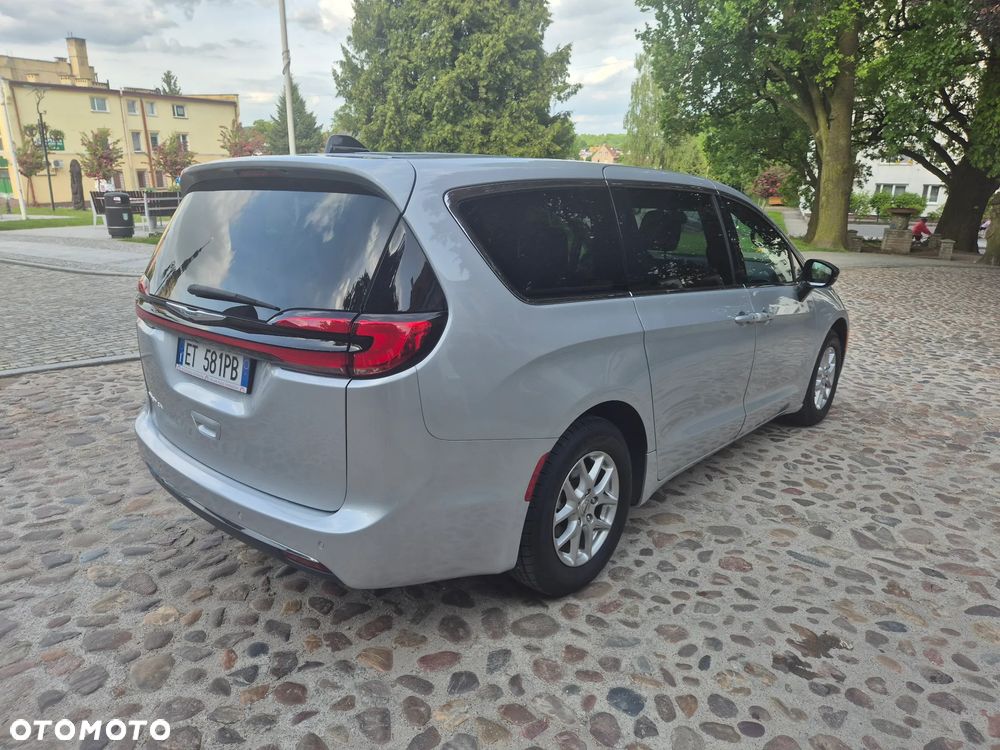 Chrysler Pacifica - 6