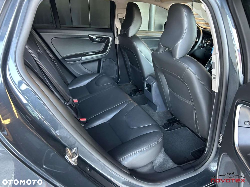 Volvo V60 Cross Country D3 Drive-E Momentum - 18