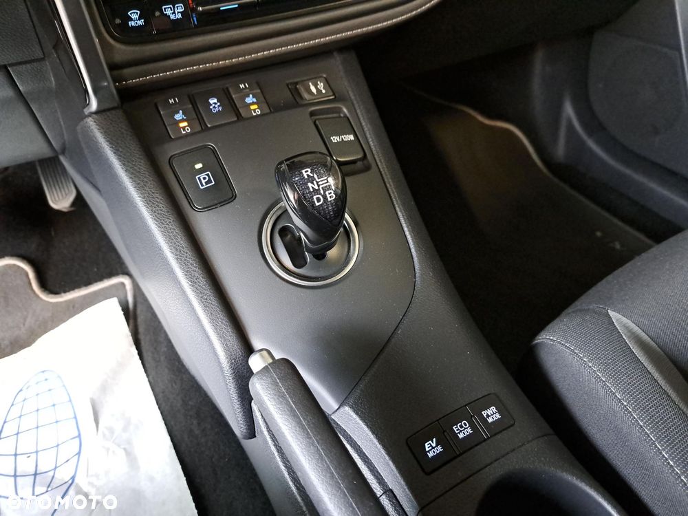 Toyota Auris Hybrid 135 Premium - 28
