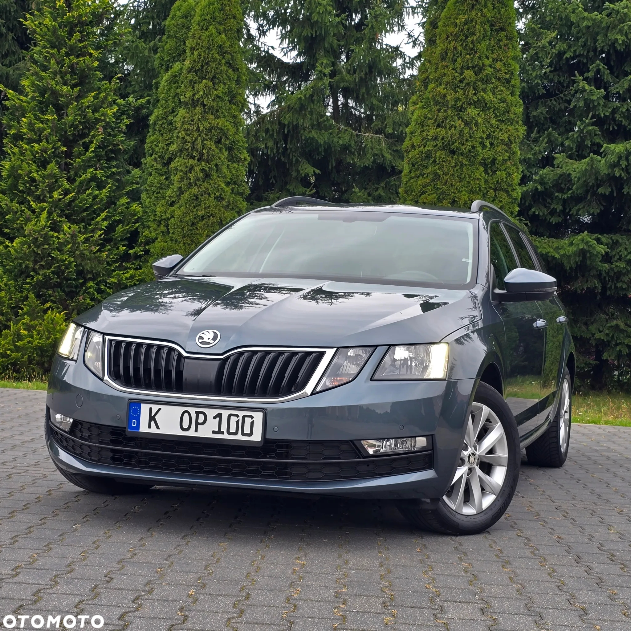 Skoda Octavia Combi 1.6 TDI DSG Style - 4