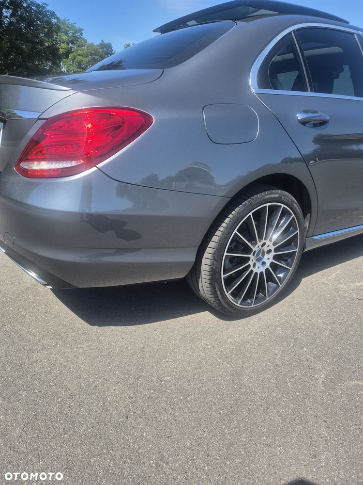 Mercedes-Benz Klasa C 300 7G-TRONIC - 9