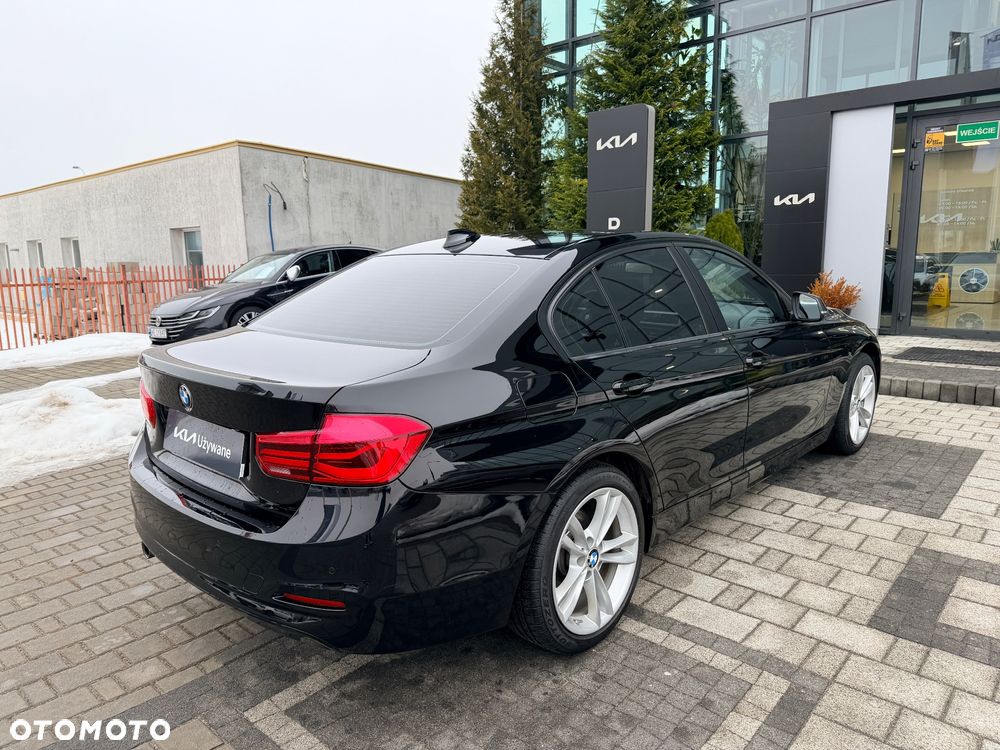 BMW Seria 3 318i - 4