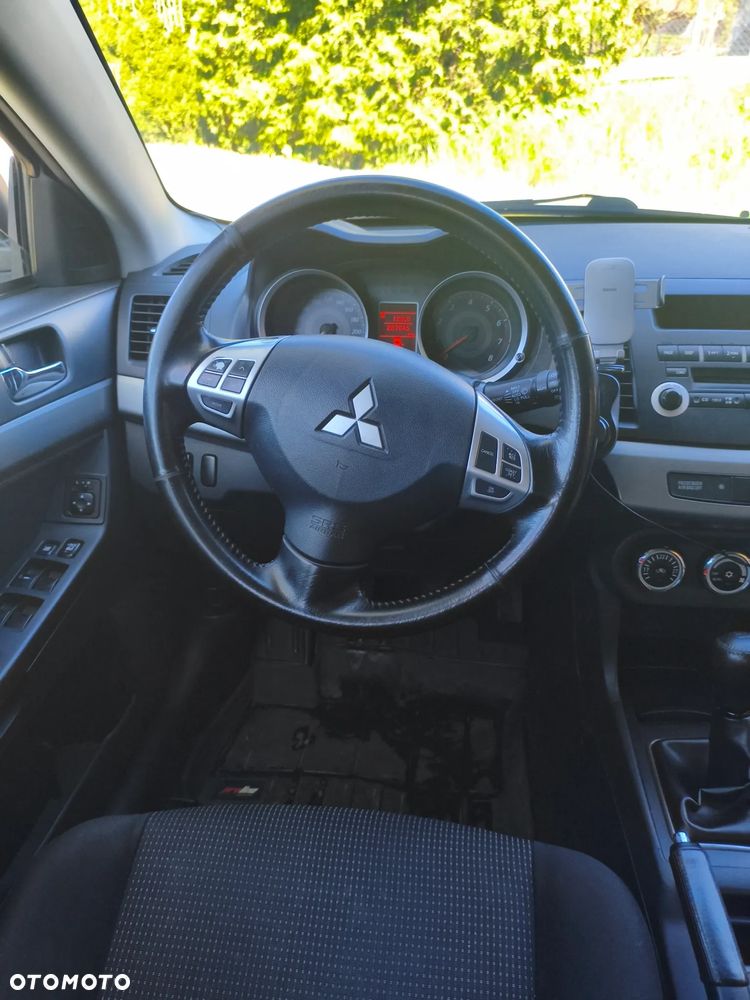 Mitsubishi Lancer 1.8 Invite - 17