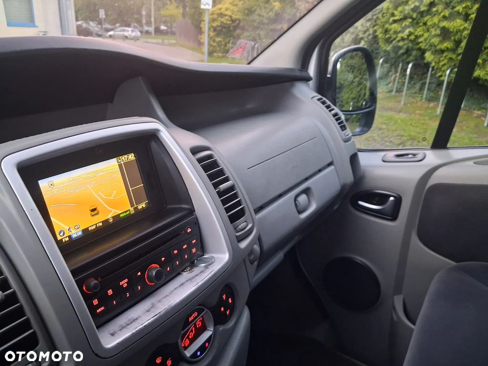 Renault Trafic Grand Passenger Black Edition - 30