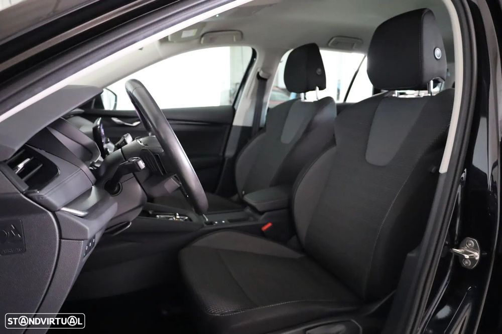 Skoda Octavia Break 2.0 TDI Scout DSG 4x4 - 23