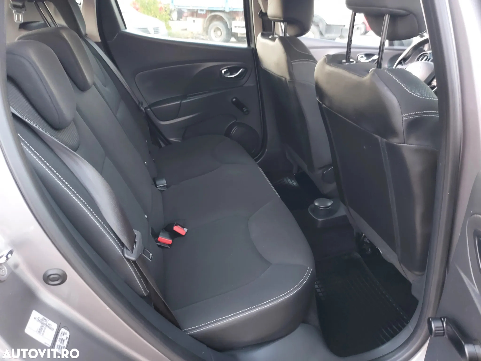 Renault Clio - 8