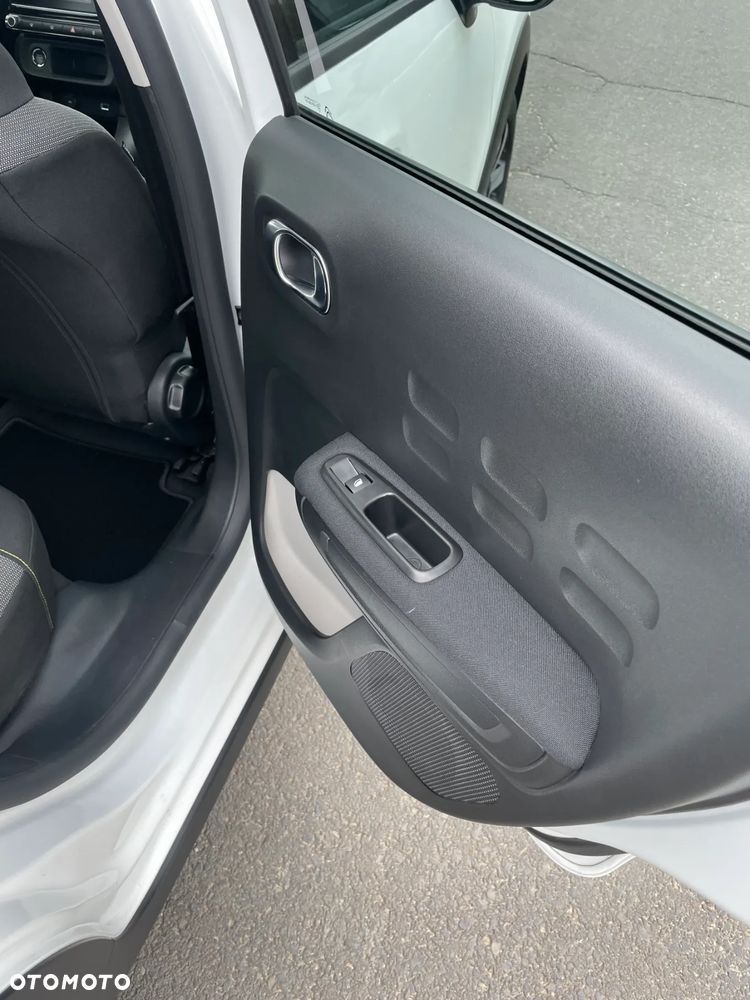 Citroën C3 Pure Tech 82 SHINE - 33
