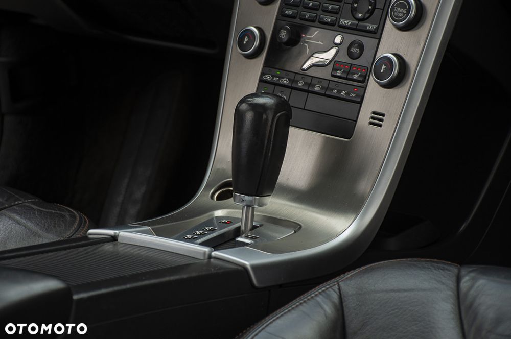 Volvo XC 60 D5 AWD Momentum - 31