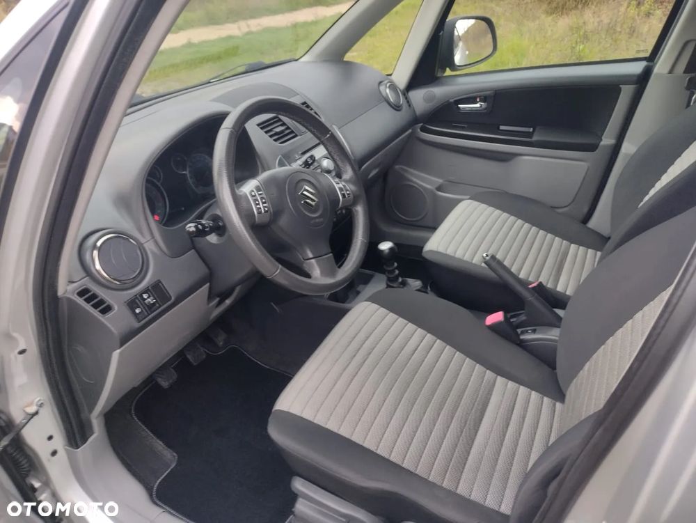 Suzuki SX4 2.0 DDiS 4x2 Comfort - 16