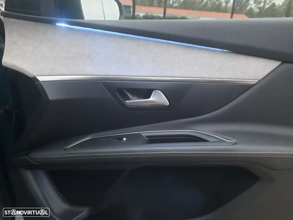 Peugeot 3008 1.6 Hybrid4 GT e-EAT8 - 38