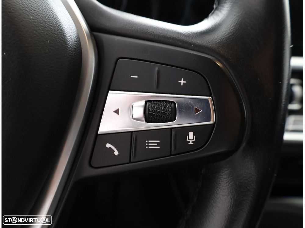 BMW 318 d Touring Line Sport Auto - 34