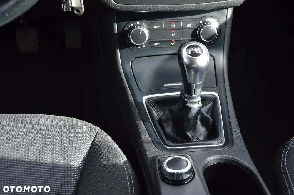 Mercedes-Benz Klasa B 180 CDI (BlueEFFICIENCY) - 30