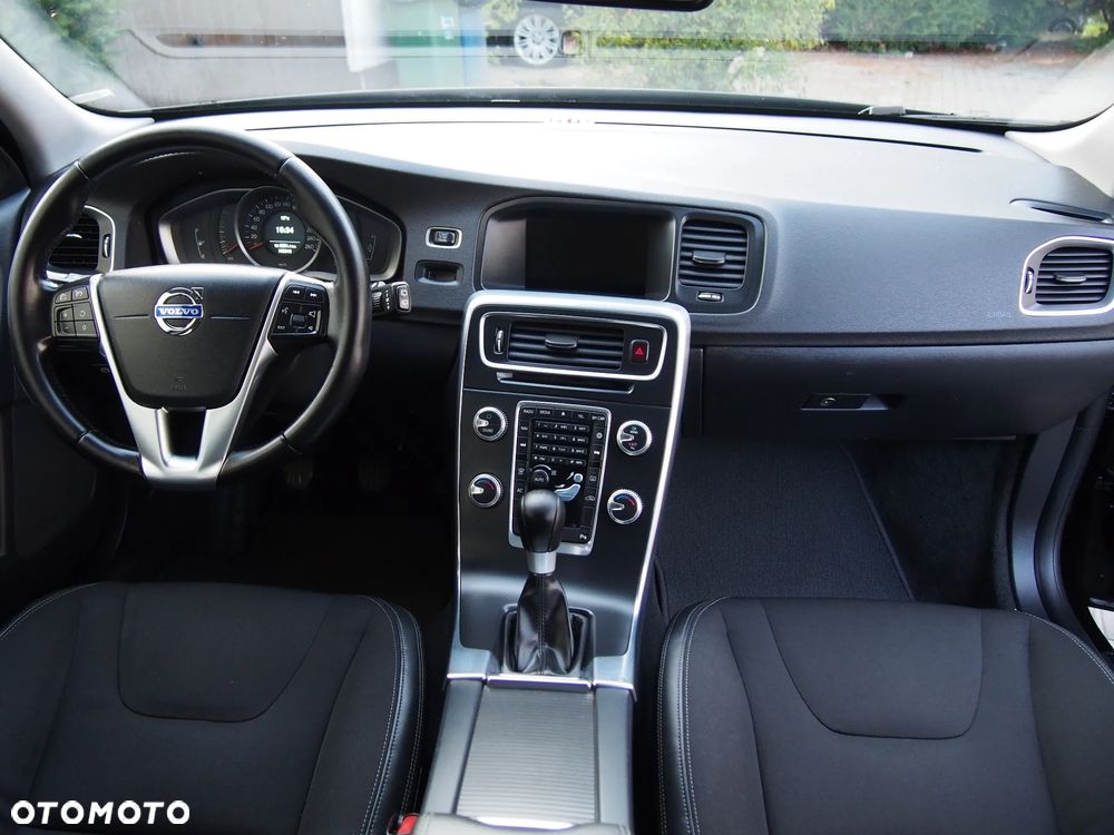 Volvo V60 D2 Edition - 14