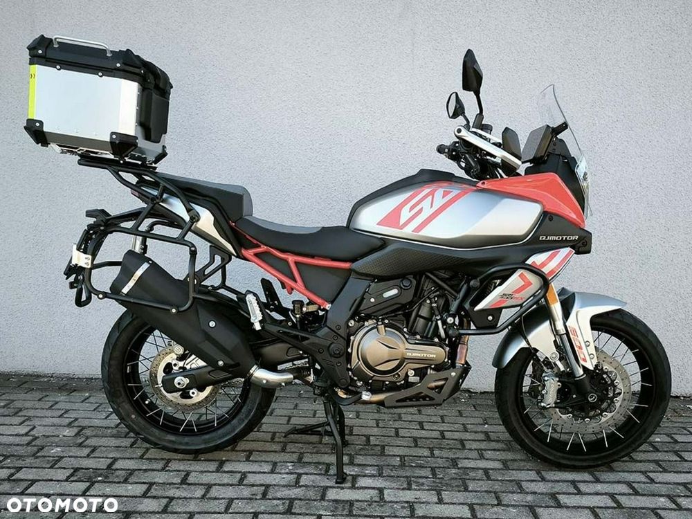 QJMOTOR SRT 600SX - 16