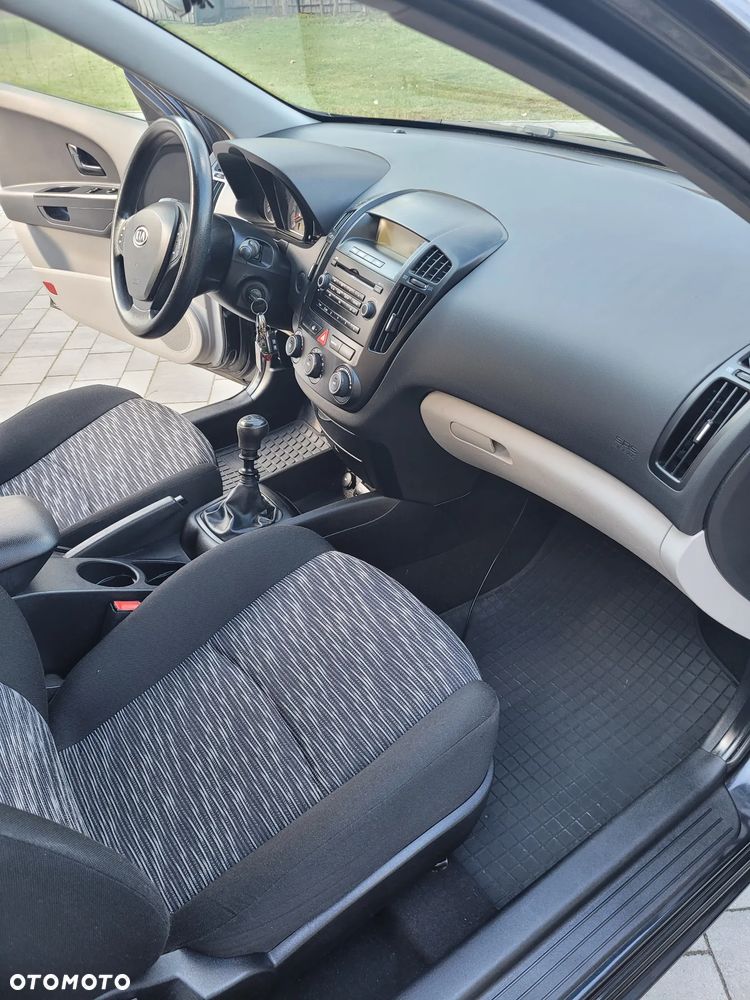 Kia Ceed 1.4 Comfort + - 9