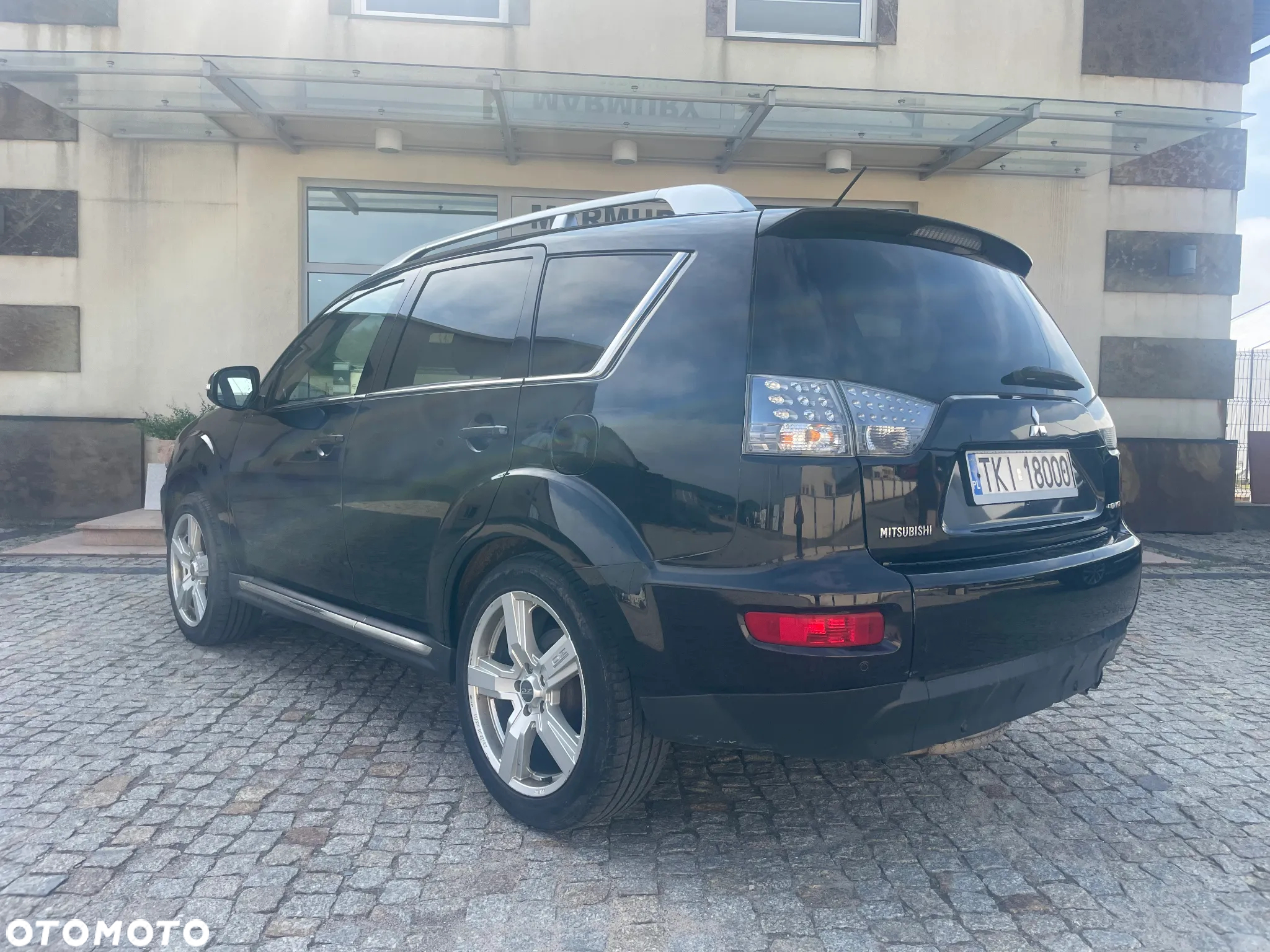 Mitsubishi Outlander 2.0 DID Instyle NAVI - 6