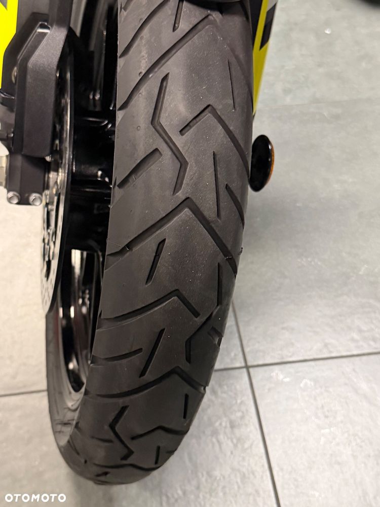 Suzuki V-STROM - 22