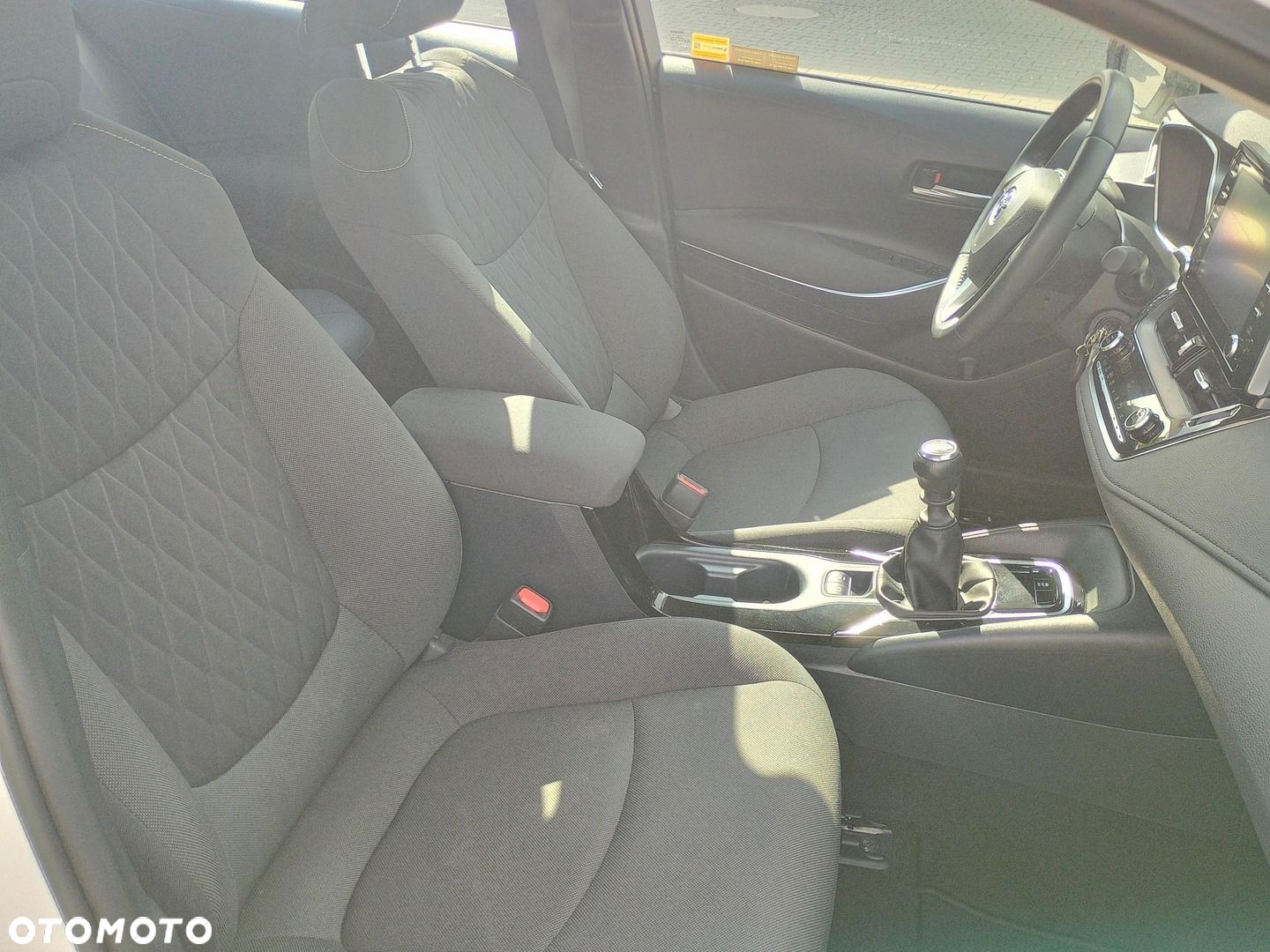 Toyota Corolla - 12