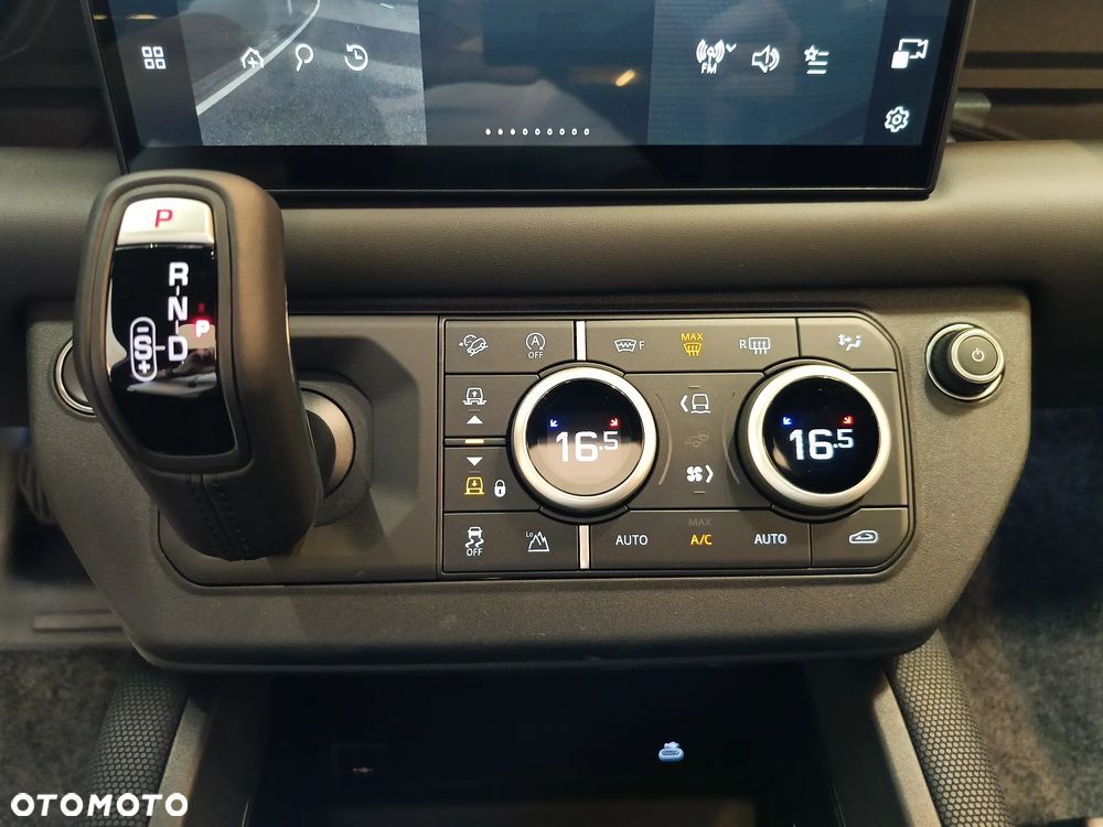 Land Rover Defender 130 5.0 P425 Outbound - 26