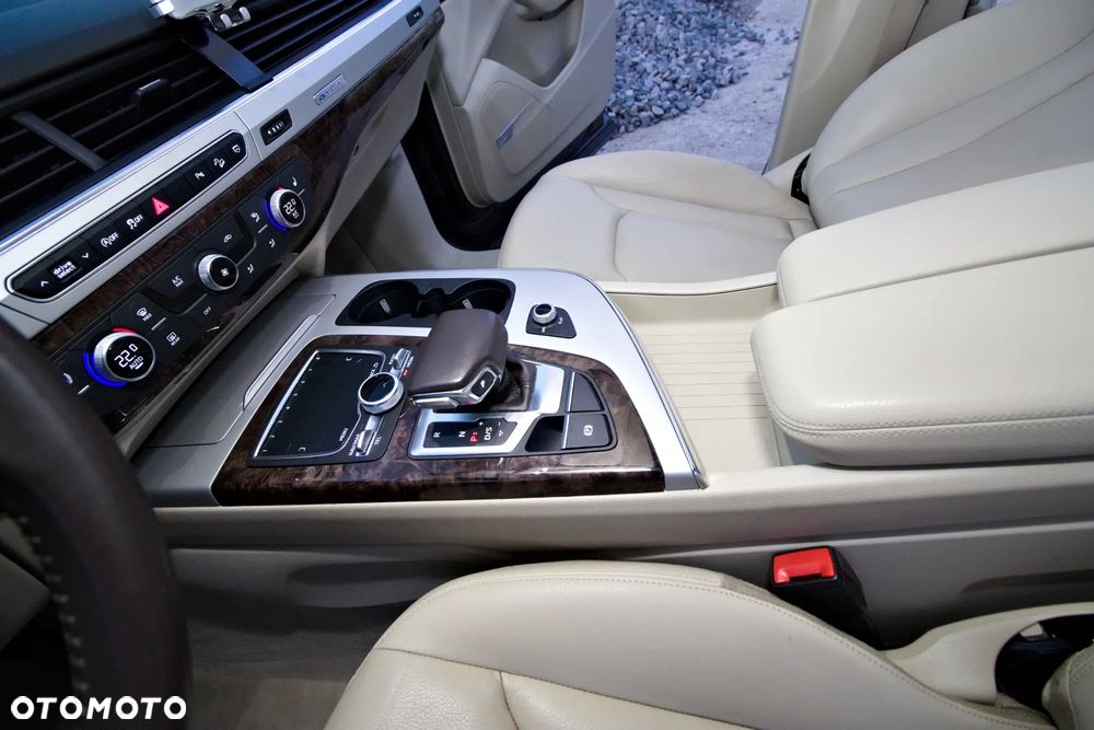 Audi Q7 3.0 TFSI Quattro Tiptronic - 8