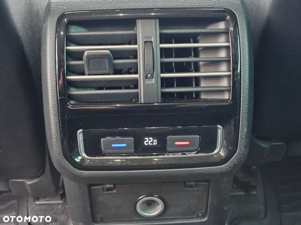 Volkswagen Passat - 29