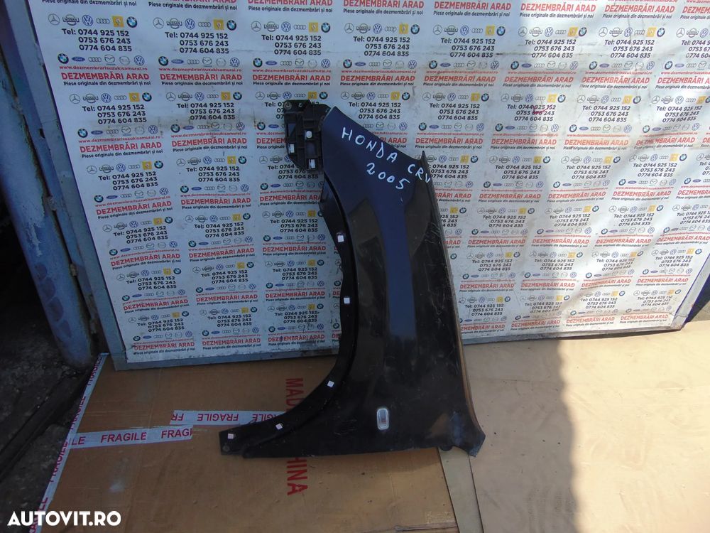 Aripa stanga Honda CRv 2002-2006 dezmembrez Honda CRV 2.2ictdi 4x4 - 4