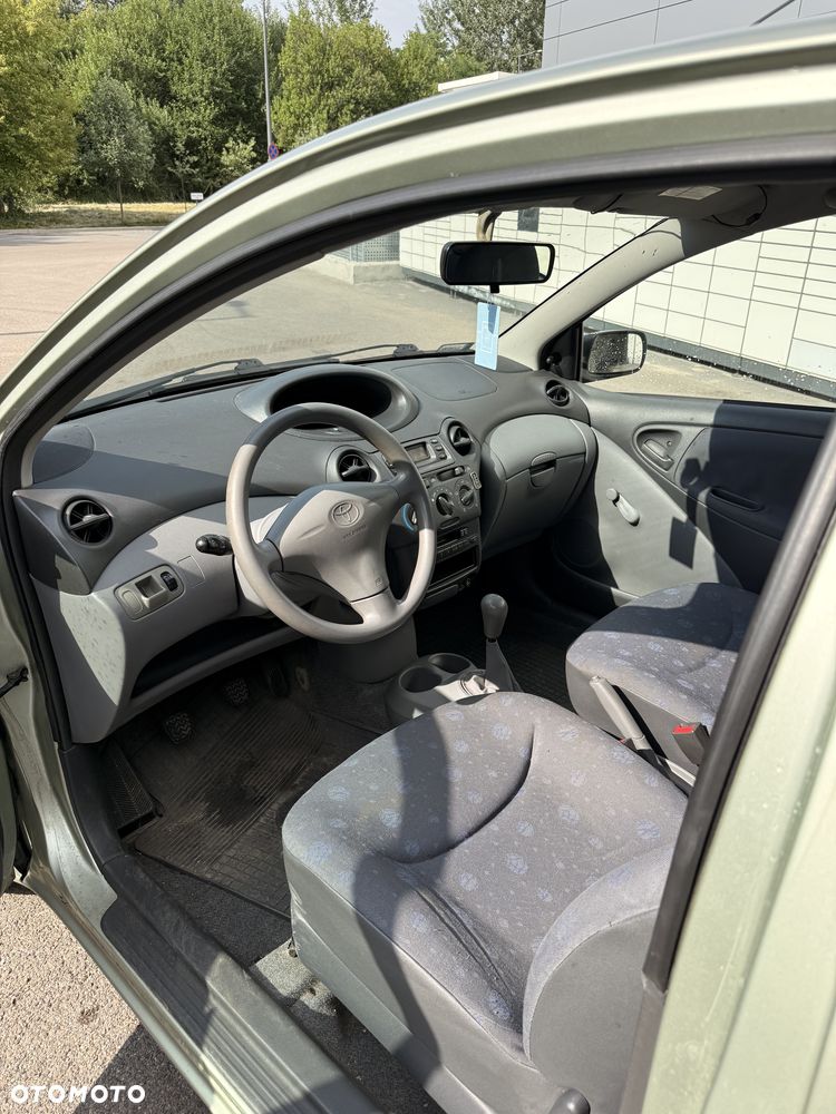 Toyota Yaris 1.0 Terra - 7