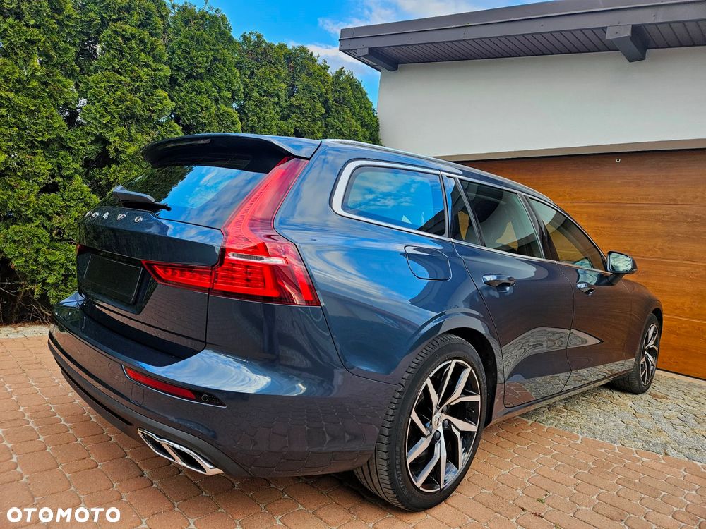 Volvo V60 T5 Geartronic Momentum Pro - 1