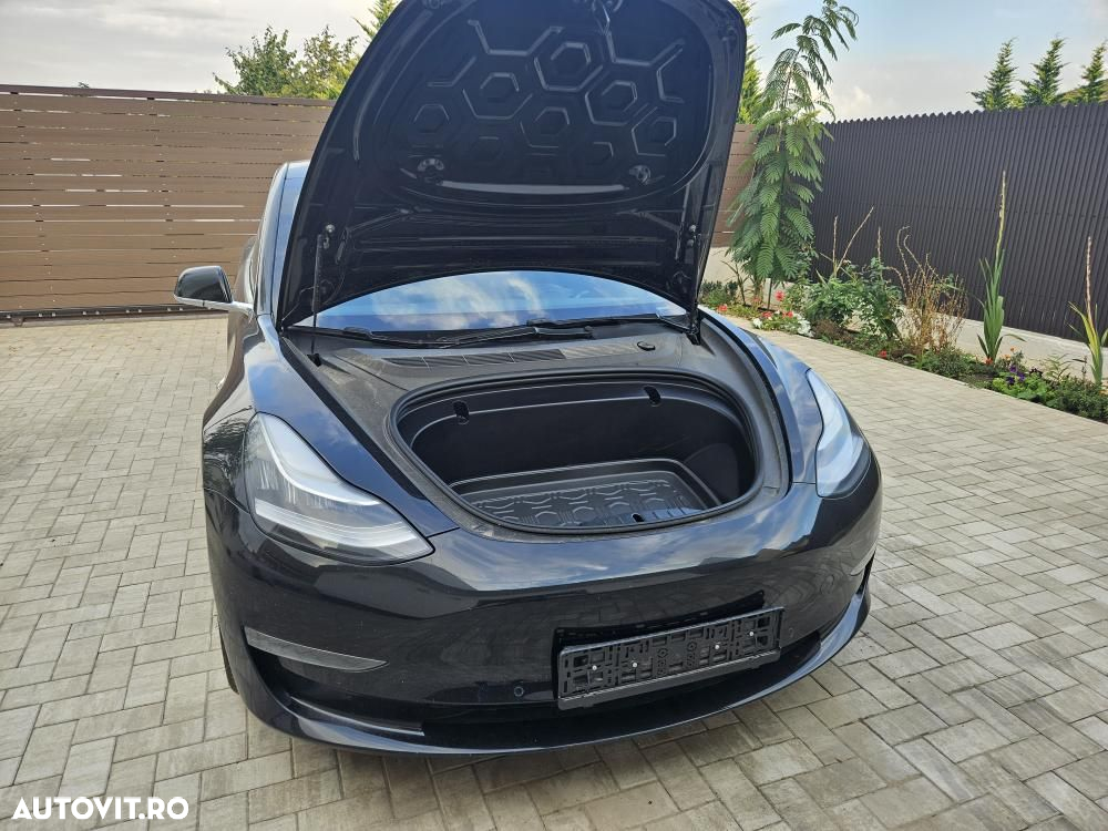 Tesla Model 3 Langstreckenbatterie Allradantrieb Dual Motor - 17