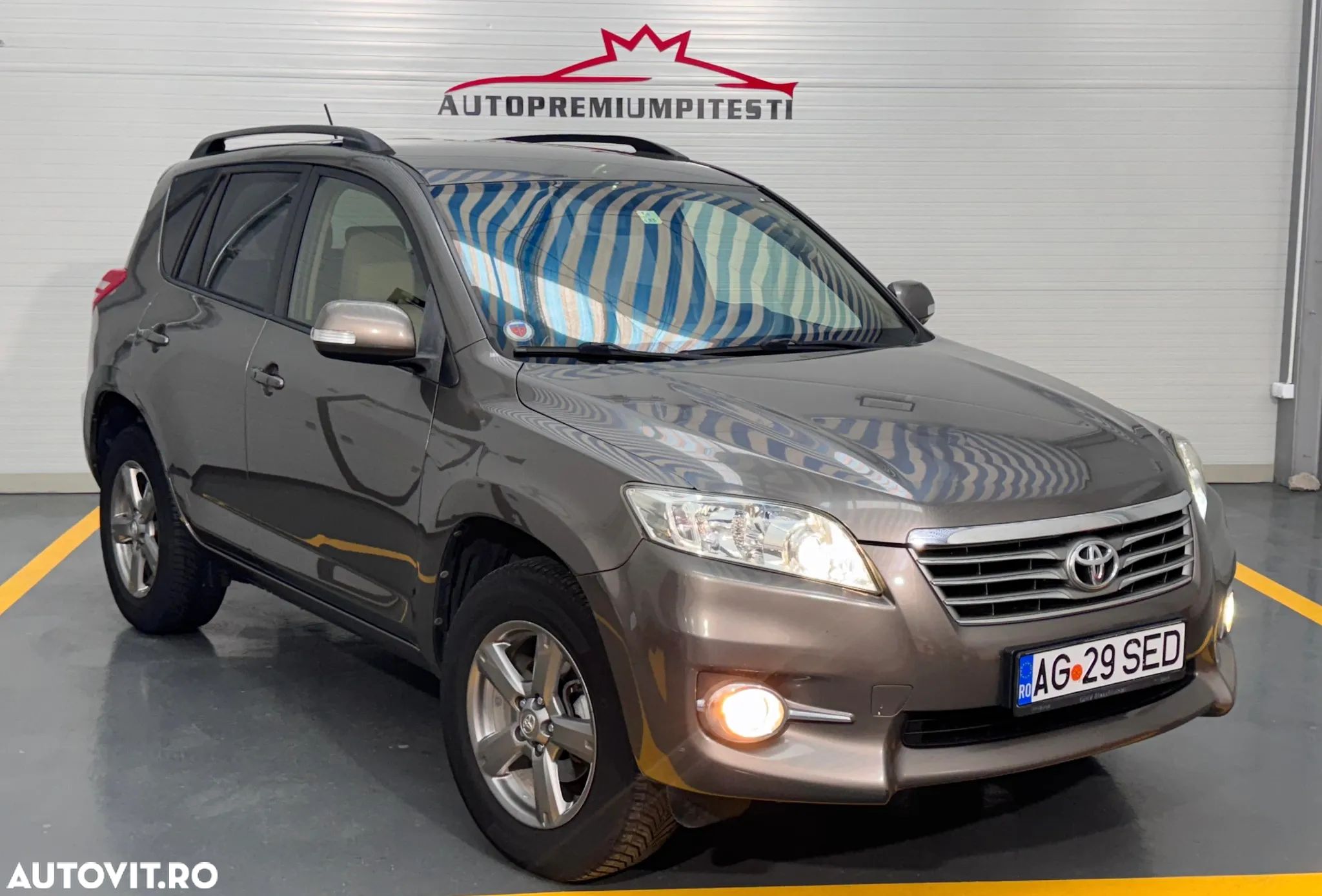 Toyota RAV4 - 1