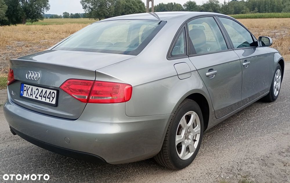 Audi A4 Limousine - 5