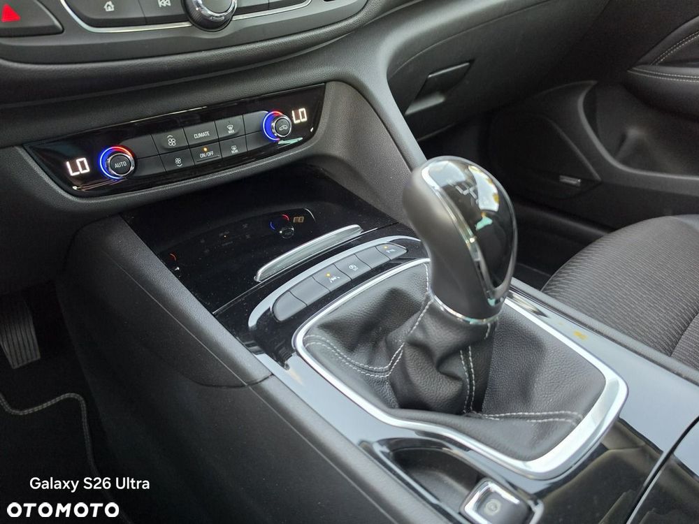Opel Insignia - 35