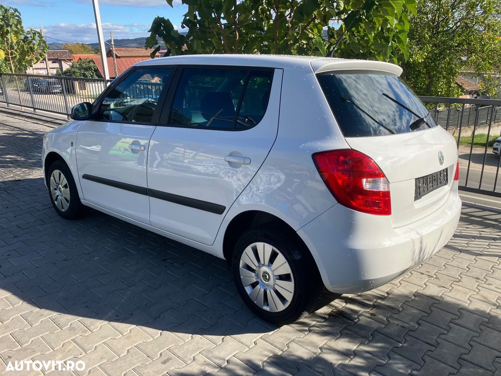 Skoda Fabia 1.2 TSI Ambiente - 2