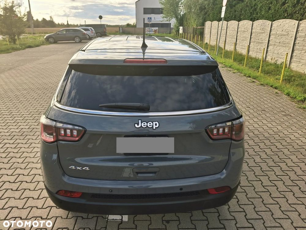 Jeep Compass - 4