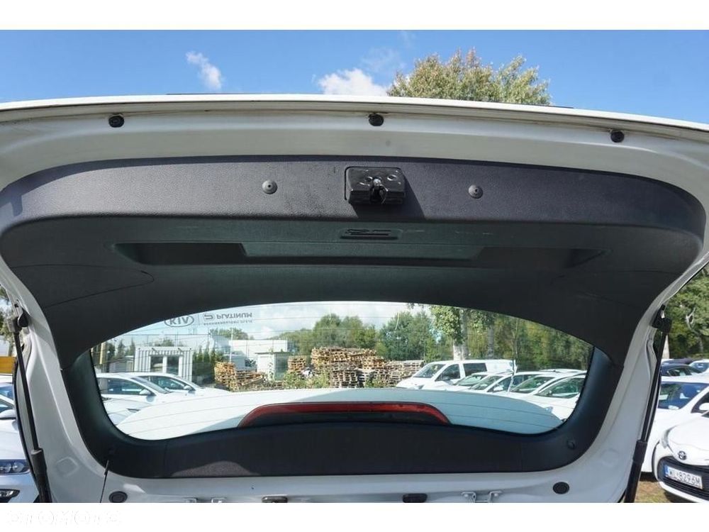 Kia Ceed - 25