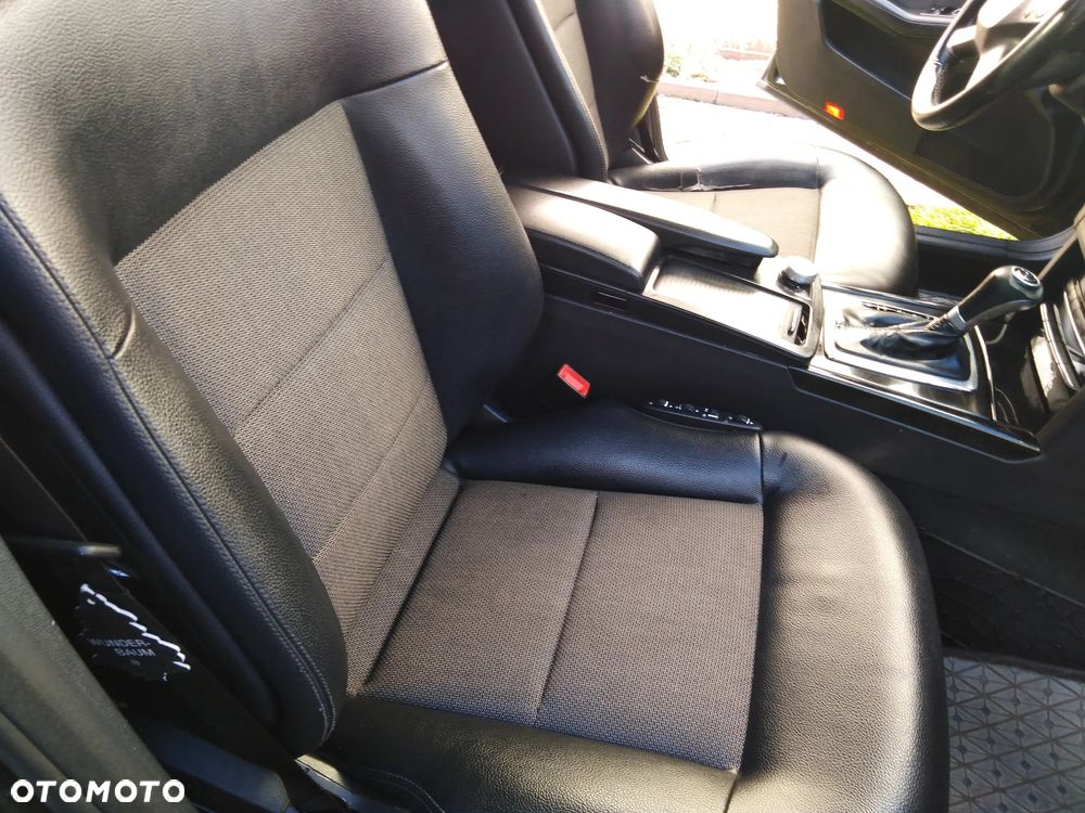 Mercedes-Benz Klasa E 220 CDI DPF BlueEFFICIENCY Automatik Avantgarde - 10