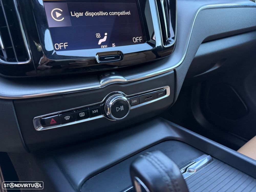 Volvo XC 60 2.0 T8 PHEV Inscription AWD - 41