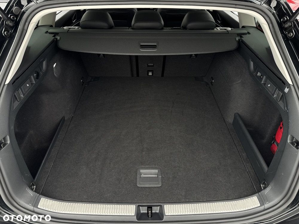 Volkswagen Passat - 35