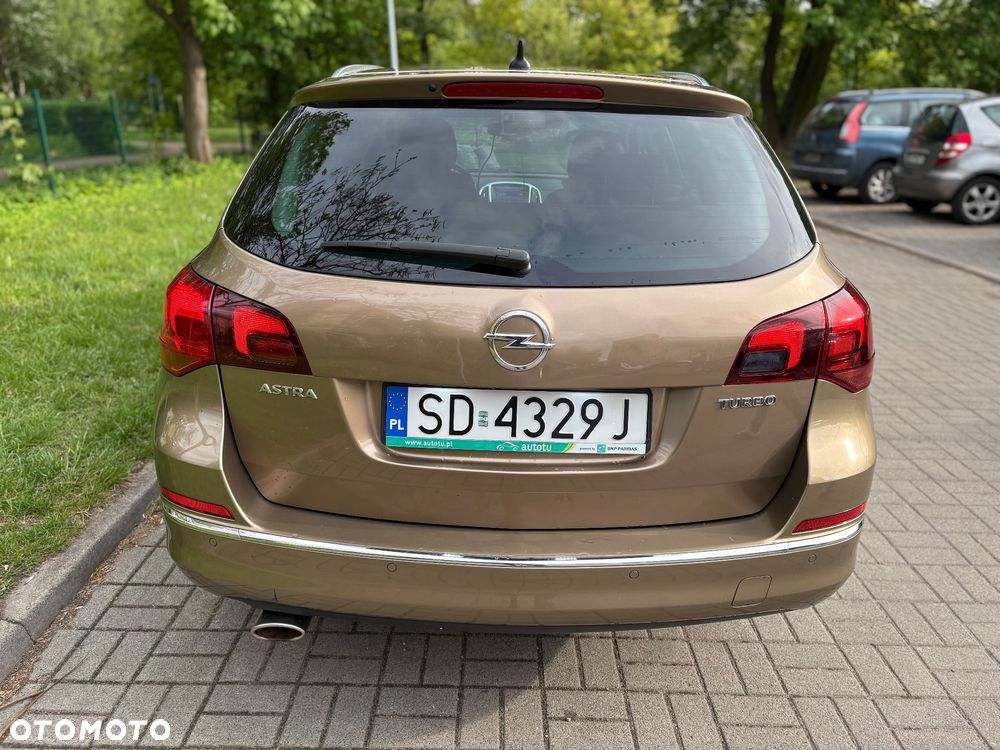 Opel Astra 1.6 T Cosmo - 15
