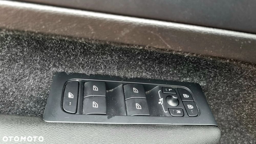 Volvo XC 40 D3 - 18