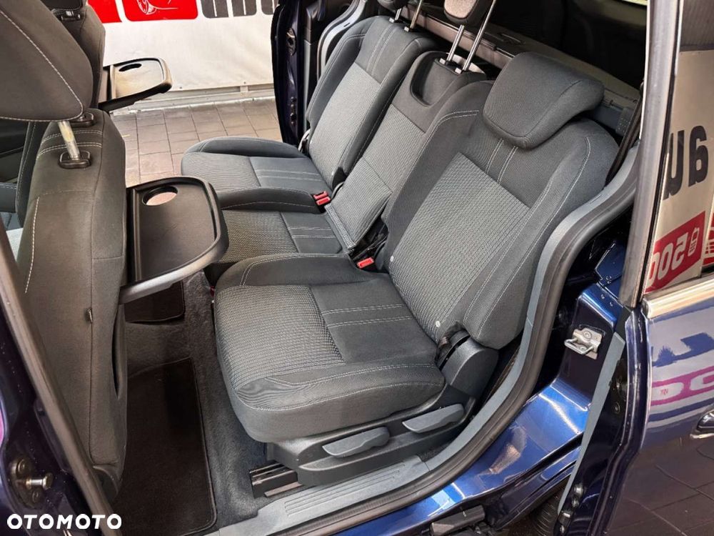 Ford Grand C-MAX - 31