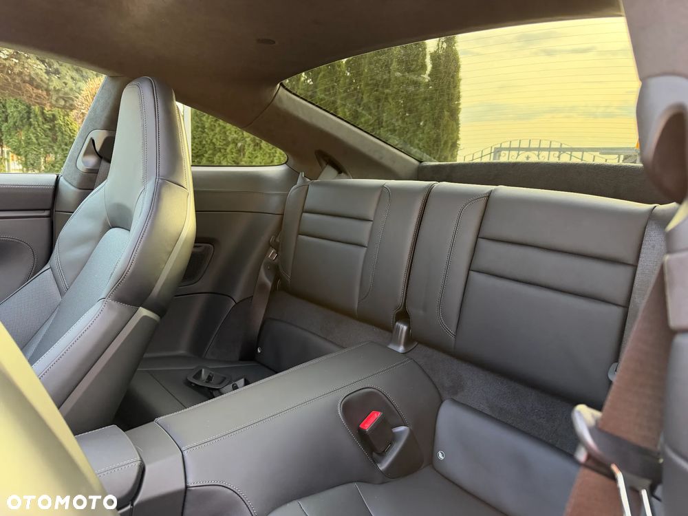 Porsche 911 Carrera GTS PDK - 25