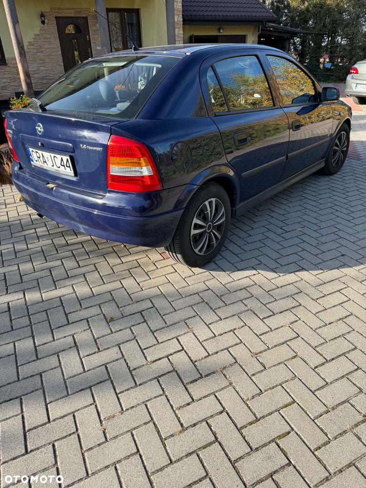 Opel Astra - 2