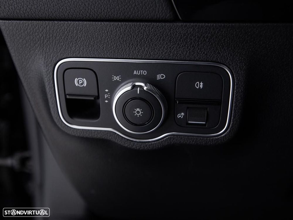 Mercedes-Benz EQA 250 Edition 1 — fotografia 17