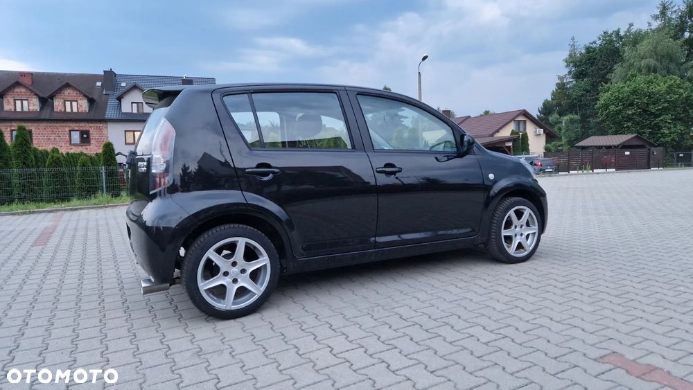 Daihatsu Sirion 1.3 - 8