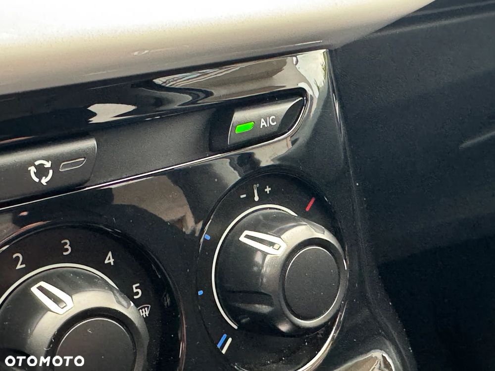 Citroën C3 e-HDi 70 EGS Selection - 22