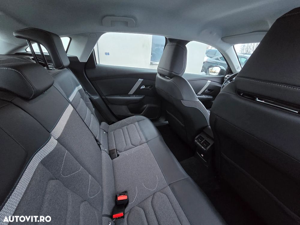 Citroën C4 BlueHDi 130 Stop&Start EAT8 FEEL PACK - 9